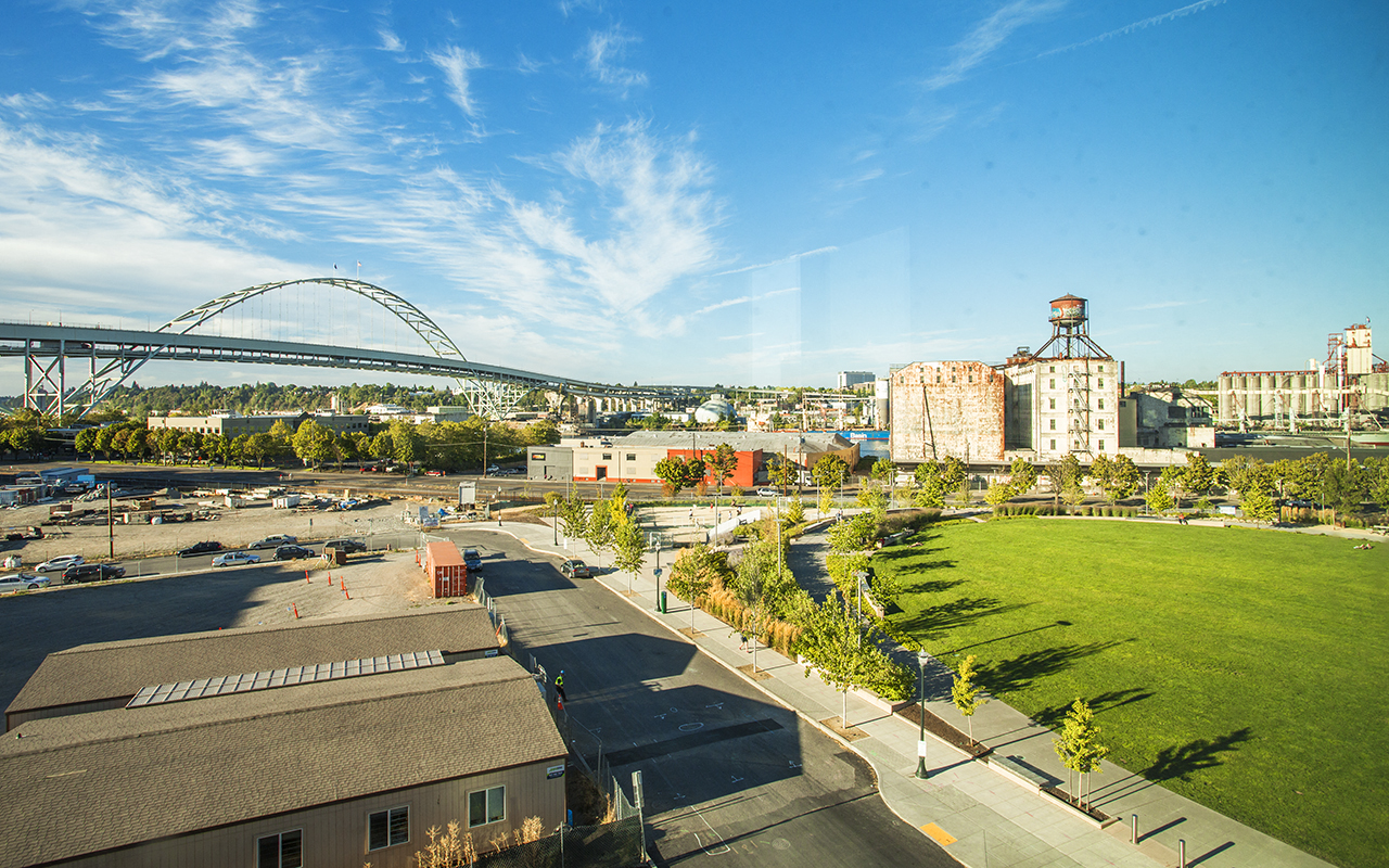 Block 17 Apartments Bridge and Park View